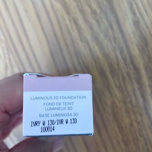 New Mary Kay Ivory W 130 Timewise Luminous 3D Foundation NEW - Picture 4 of 5